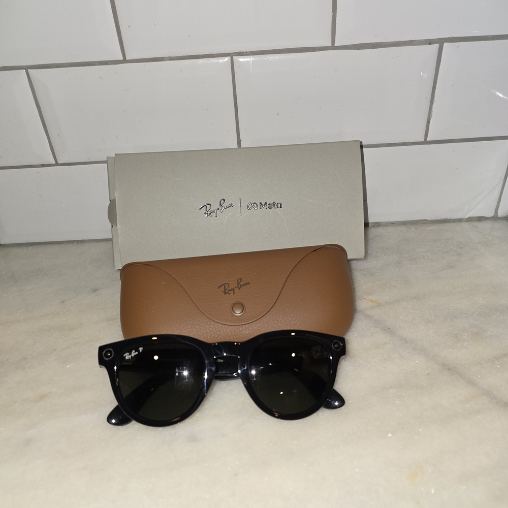 Ray-Ban Black Sunglasses with Case